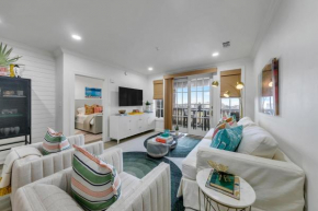 Newly Renovated Professionally Decorated Gulf Views! Pool & Beach Access